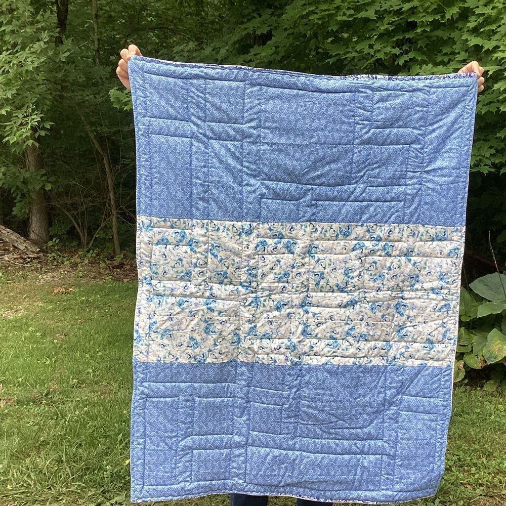 NWT. Hand Crafted Lap Quilt Tana Lawn Fbrics - Picture 11 of 16